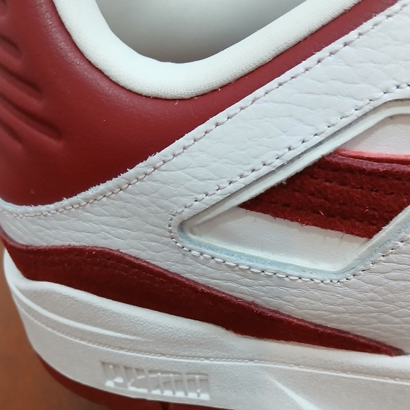NEW NEVER WORN Puma Sneakers Burgundy and White Size 10.5 MEN - Picture 3 of 4